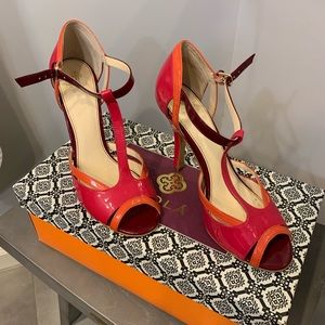 Great condition colorful pumps, size 9.5